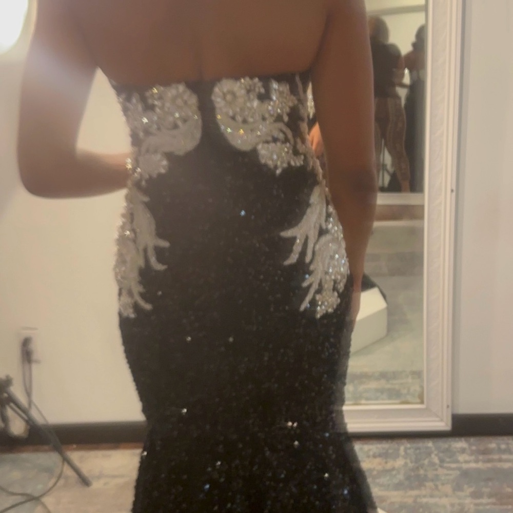 Specialized Black And Silver Sequin Sweetheart Go… - image 3